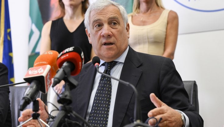 Tajani: “Prima le famiglie delle regole di bilancio, fare più deficit è possibile”