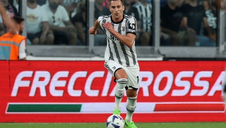 Juventus, Milik: "Posso giocare insieme a Vlahovic. Scudetto? 5 anni fa vincerlo era più facile"