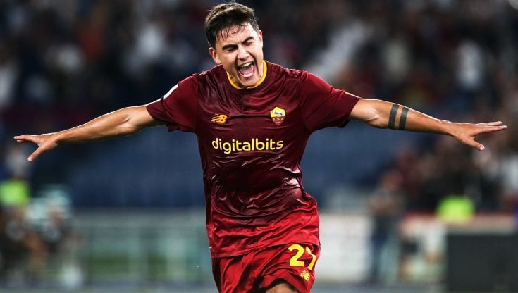 Paulo Dybala esulta dopo il gol del 2-0, il suo 100&deg; in Serie A