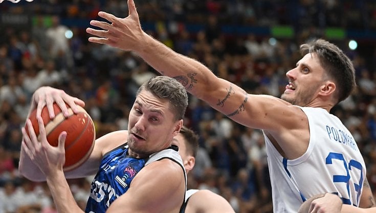 Polonara in azione contro l'Estonia