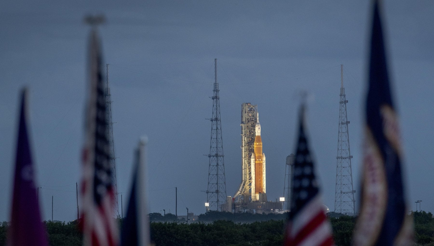 Nasa, il lancio del razzo verso la Luna della missione Artemis I - la ...
