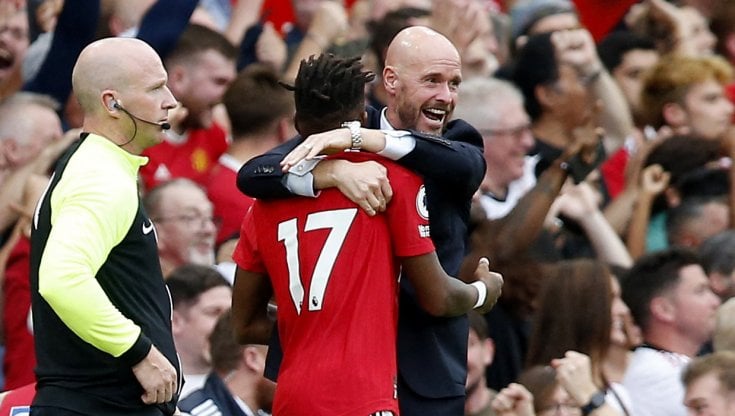 Ten Hag esulta con Fred dopo il secondo gol all'Arsenal