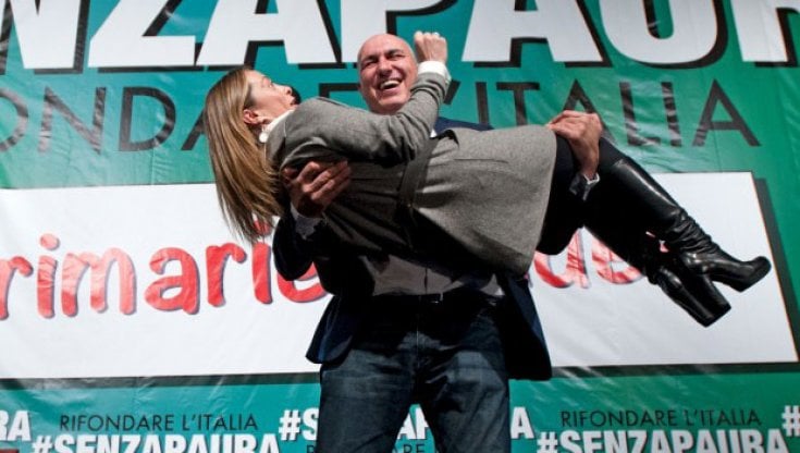 Roma 2012, all&rsquo;Auditorium&nbsp;Guido Crosetto solleva la leader di Fratelli d&rsquo;Italia Giorgia Meloni