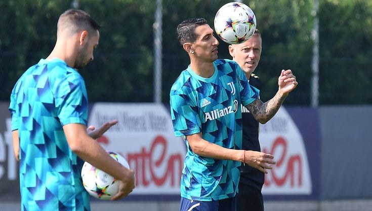 Di Maria durante l'ultimo allenamento alla Continassa