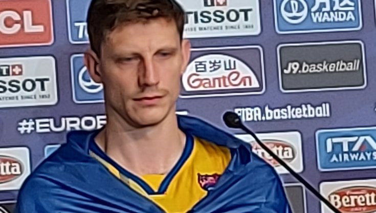 Artem Pustovyi in conferenza stampa