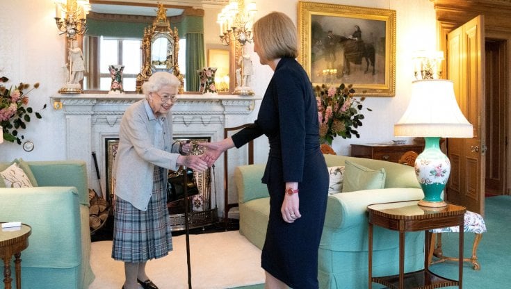 Liz Truss dalla regina, è la nuova premier britannica