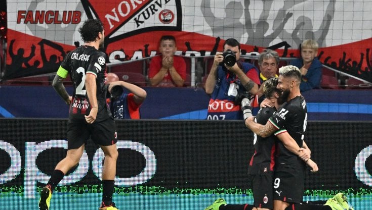 Saelemaekers festeggiato da Giroud dopo il gol
