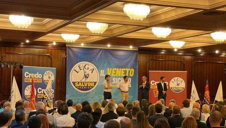La Lega presenta esposto all'Agcom contro Facebook: "Ci oscura i post"