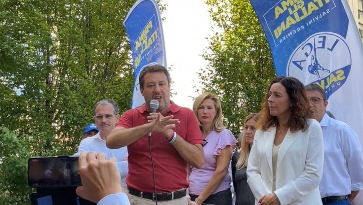 La Lega sotto attacco per i rapporti con Putin evoca il complotto