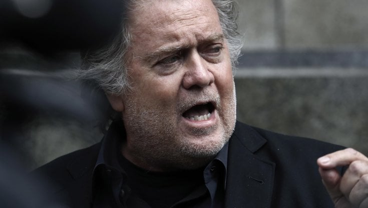Bannon, accusato di truffa per il muro con il Messico, attacca il procuratore "sostenuto da Soros"