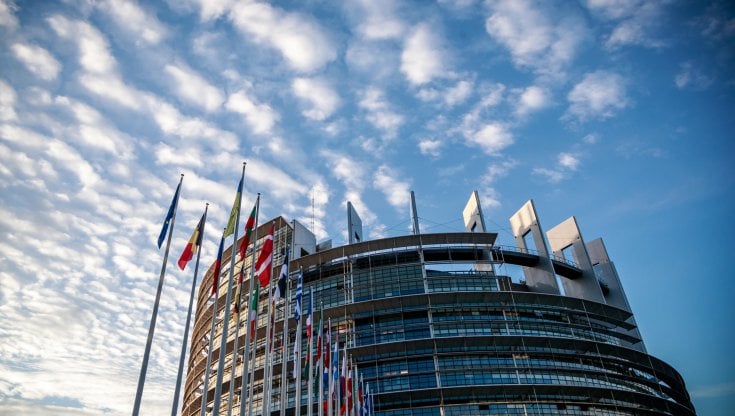 Pacchetto Ue sull'energia, la palla torna ai governi: Consiglio straordinario il 30 settembre. Cingolani: "Bene misure, ora price cap"