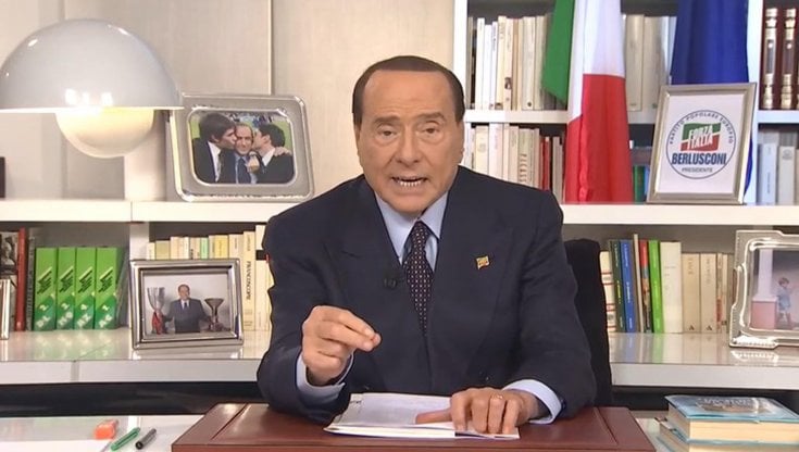 Il plauso di Berlusconi per le parole di Draghi sull'Ungheria. Ma per Fdi quello del premier è "uno scivolone”