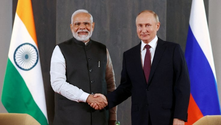 Summit di Samarcanda, anche l'indiano Modi gela Putin su Kiev: "Non è ora di guerra"