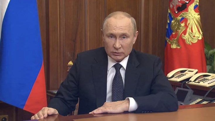 Il discorso di Putin: "L'Occidente vuole distruggerci"