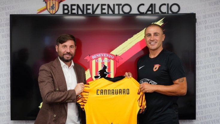 Cannavaro con il ds Pasquale Foggia (foto beneventocalcio.club)