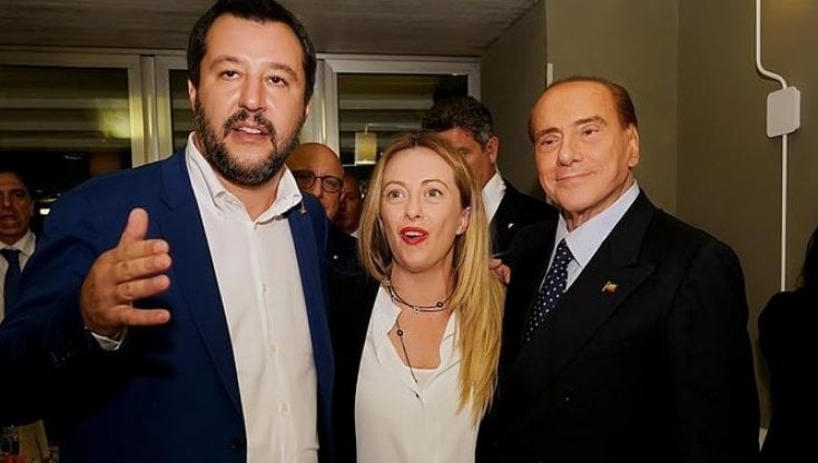 Tregua sul palco per un giorno ma la destra è in rotta su tutto