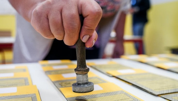 Il derby delle due destre sul bottino elettorale del popolo No Vax