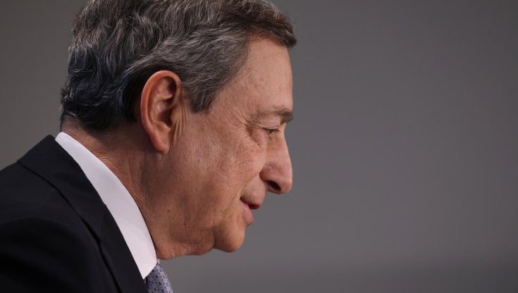Conti in ordine e più credibilità, Piazza Affari brinda con 20 mesi di cura Draghi