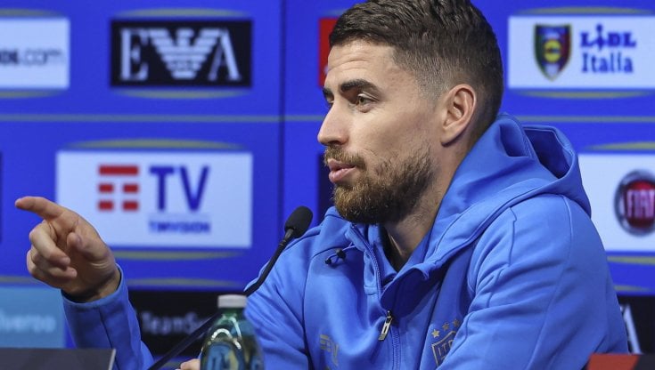 Jorginho: "Per la Nazionale sempre pronto. Aver battuto l'Inghilterra ci aiuta un po' a dimenticare i Mondiali"