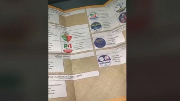 Boom di video su TikTok nella cabina elettorale: cosa rischia chi si filma durante il voto