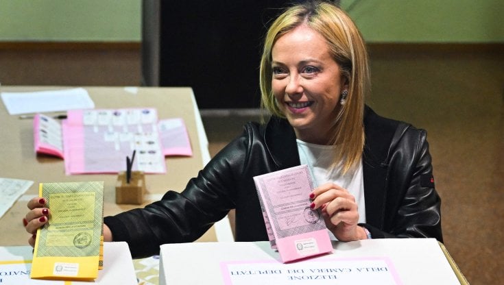 Giorgia Meloni al seggio