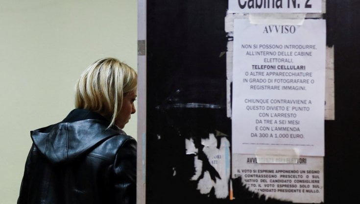 Giorgia Meloni vota a Roma per le elezioni politiche 2022