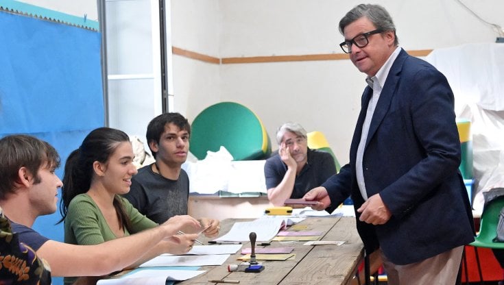 Carlo Calenda al seggio