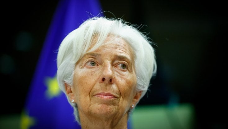 Bce, Lagarde: "Prospettive economiche fosche, inflazione alta ancora a lungo"