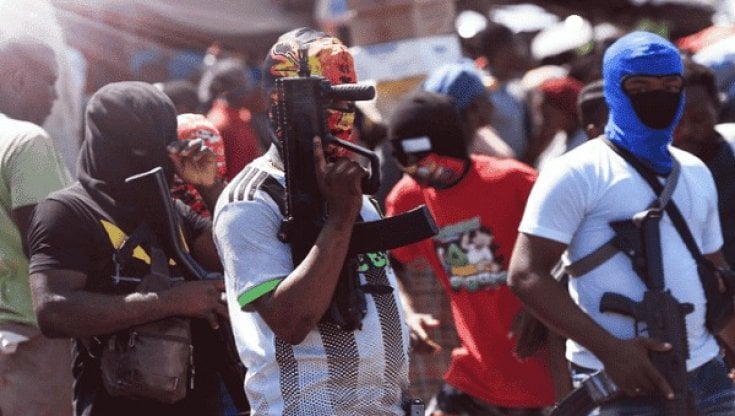 Haiti in balìa delle bande armate che bloccano il terminal navale delle petroliere: ora manca il carburante e chiudono gli ospedali