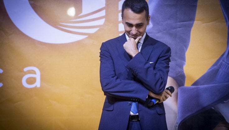 Via da Facebook, via da TikTok. Luigi Di Maio scompare dal web