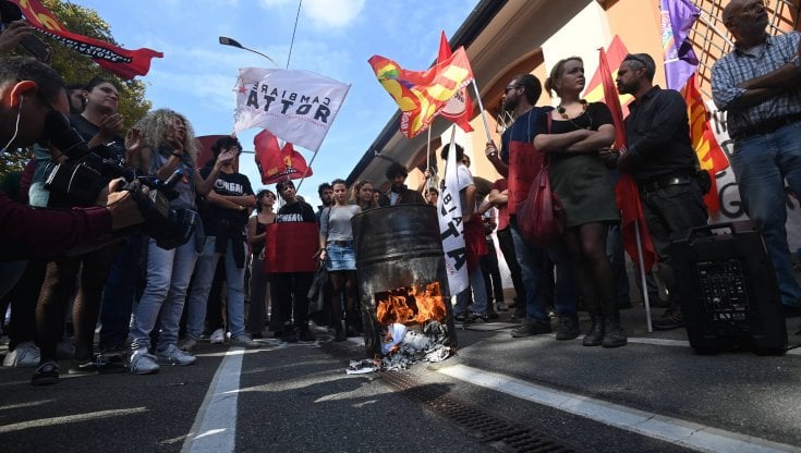 Un "fal&ograve; di bollette" a Bologna