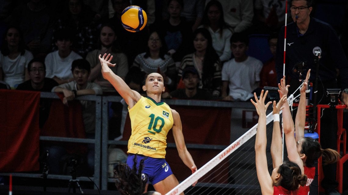 Gabi, schiacciatrice del Brasile (foto volleyballworld.com)
