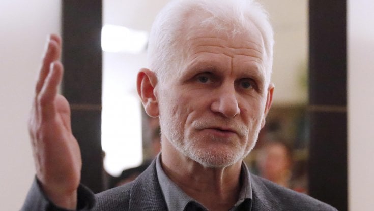 Ales Bialiatski, chi è l'attivista bielorusso che ha sfidato il regime di Lukashenko
