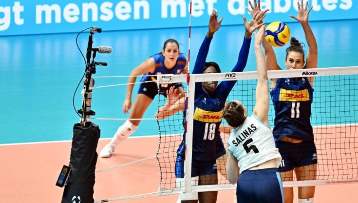 Il muro azzurro di Danesi e Egonu contro l'Argentina (Galbiati/FIPAV)