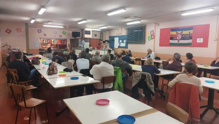I militanti dem riuniti nel circolo dem di C&agrave;scina, nel Pisano