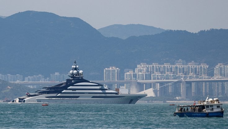Il Nord, superyacht da 465 piedi, avvistato in questi giorni a Hong Kong