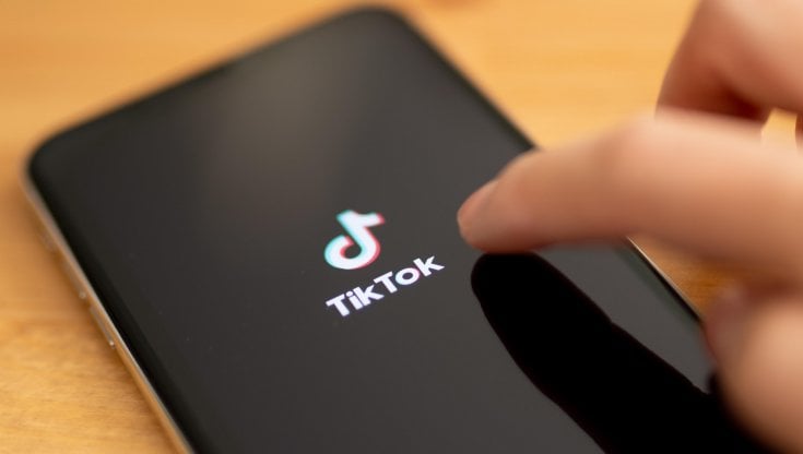 Gli "accattoni" di TikTok: livestream di profughi siriani per tenere incollati gli utenti all'app