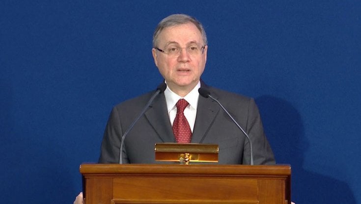 Visco: "Non si può escludere recessione, verso aumento della povertà"