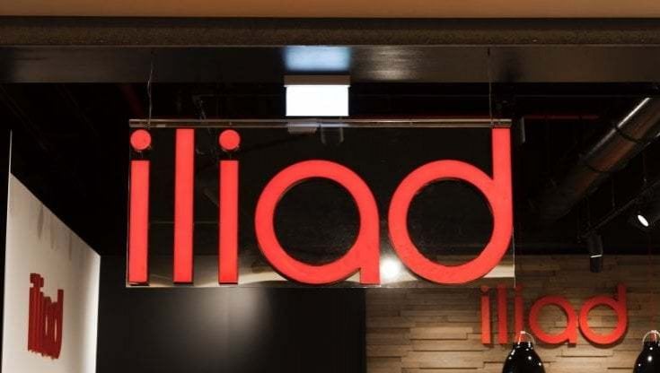 L'inflazione viaggia (anche) sulla fibra di Iliad: la compagnia alza i prezzi dell'offerta fissa