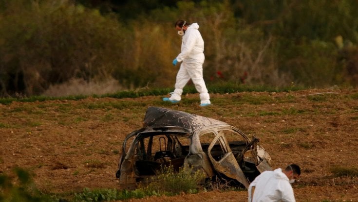 L'auto in cui &egrave; stata uccisa Daphne Caruana Galizia