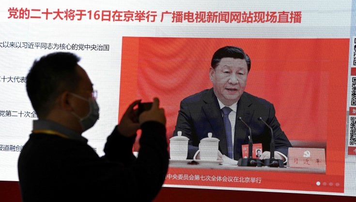 "Per Xi la prima sfida è risollevare l'economia provata dalla politica zero-Covid"