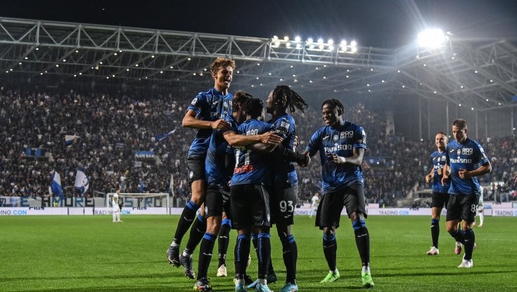 La festa dei giocatori dell'Atalanta