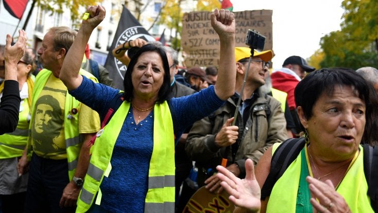 Francia, manifestazione delle sinistre contro il carovita. In piazza la Nobel Annie Ernaux