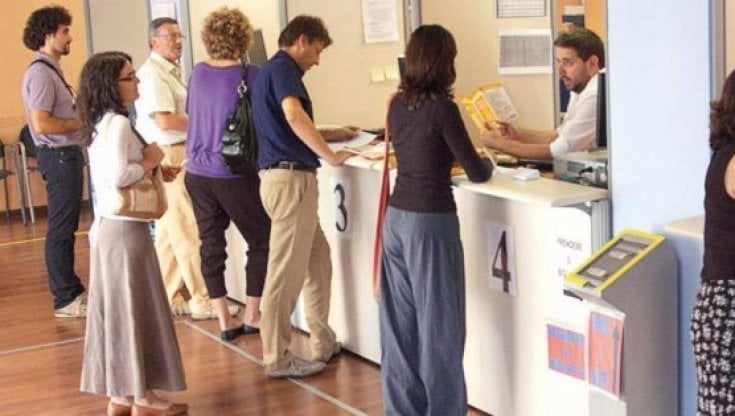 Dipendenti pubblici, fino a 5 anni per ricevere il Tfr. Le banche offrono l'anticipo, ma non è gratis