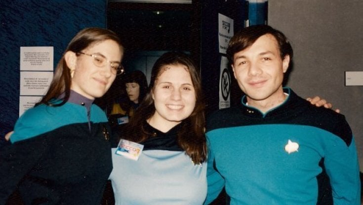 La vecchia fotografia del 1995 che mostra Samantha Cristoforetti a una convention italiana di superappassionati di Star Trek