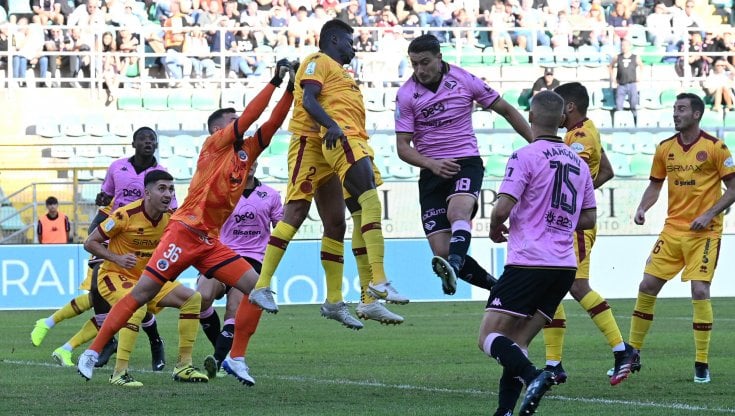 Una fase della sfida tra Palermo e Cittadella