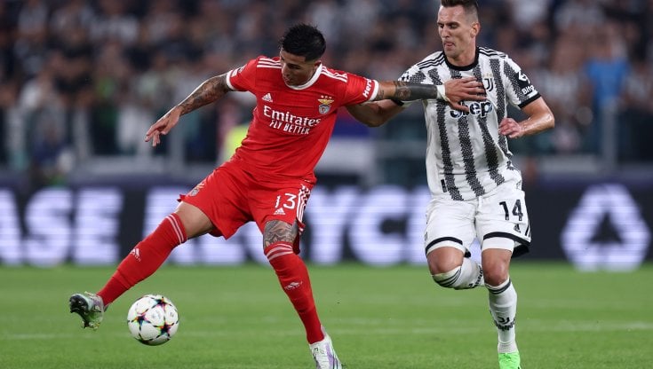 Enzo Fernandez e  Arkadiusz Milik durante la gara d'andata