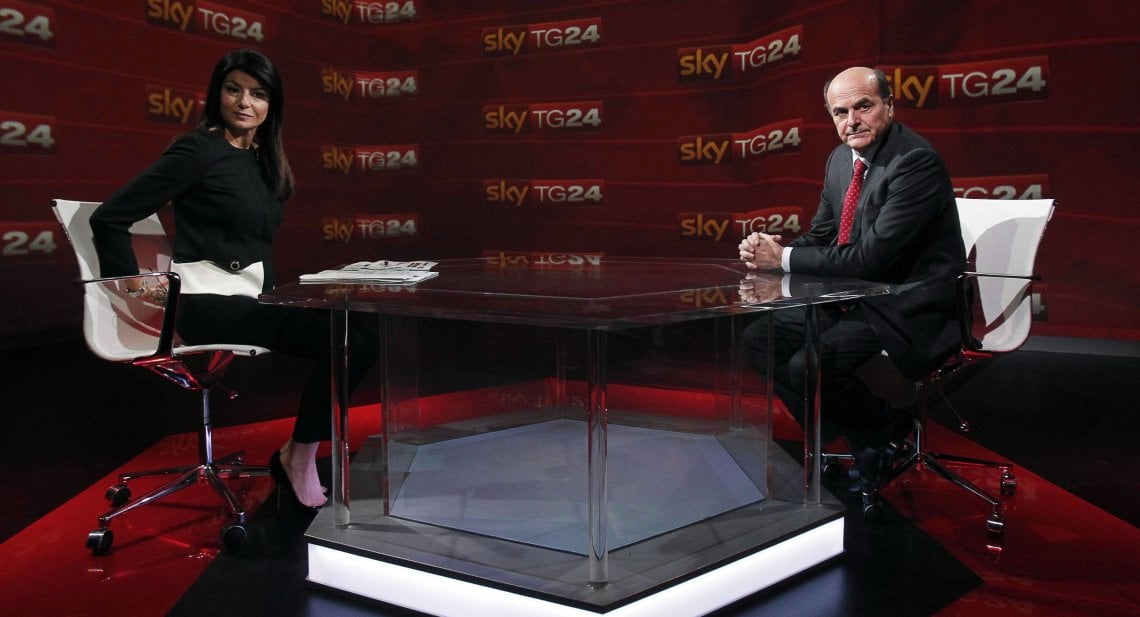 Pierluigi Bersani, all'epoca segretario Pd, intervistato da Ilaria D'Amico conduttrice della trasmissione di Sky Tg 24 "Lo spoglio", nel gennaio 2013&nbsp;