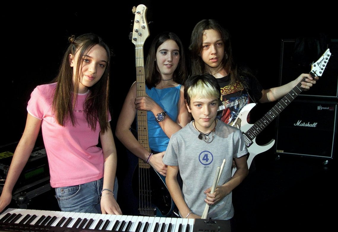 I Gazosa, da sinistra: Valentina Paciotti (15 anni), tastierista, Jessica Morlacchi (12 anni), voce e basso, Vincenzo Siani (13 anni), batterista e Federico Paciotti (12 anni) chitarrista