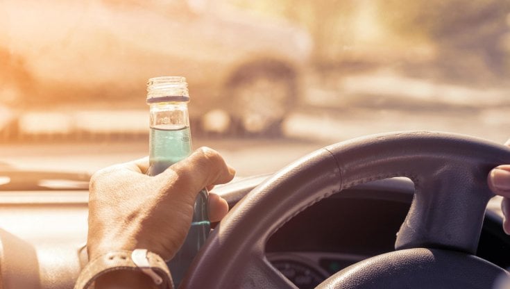 Guida in stato di ebbrezza: cresciuto del 108% il numero dei giovanissimi